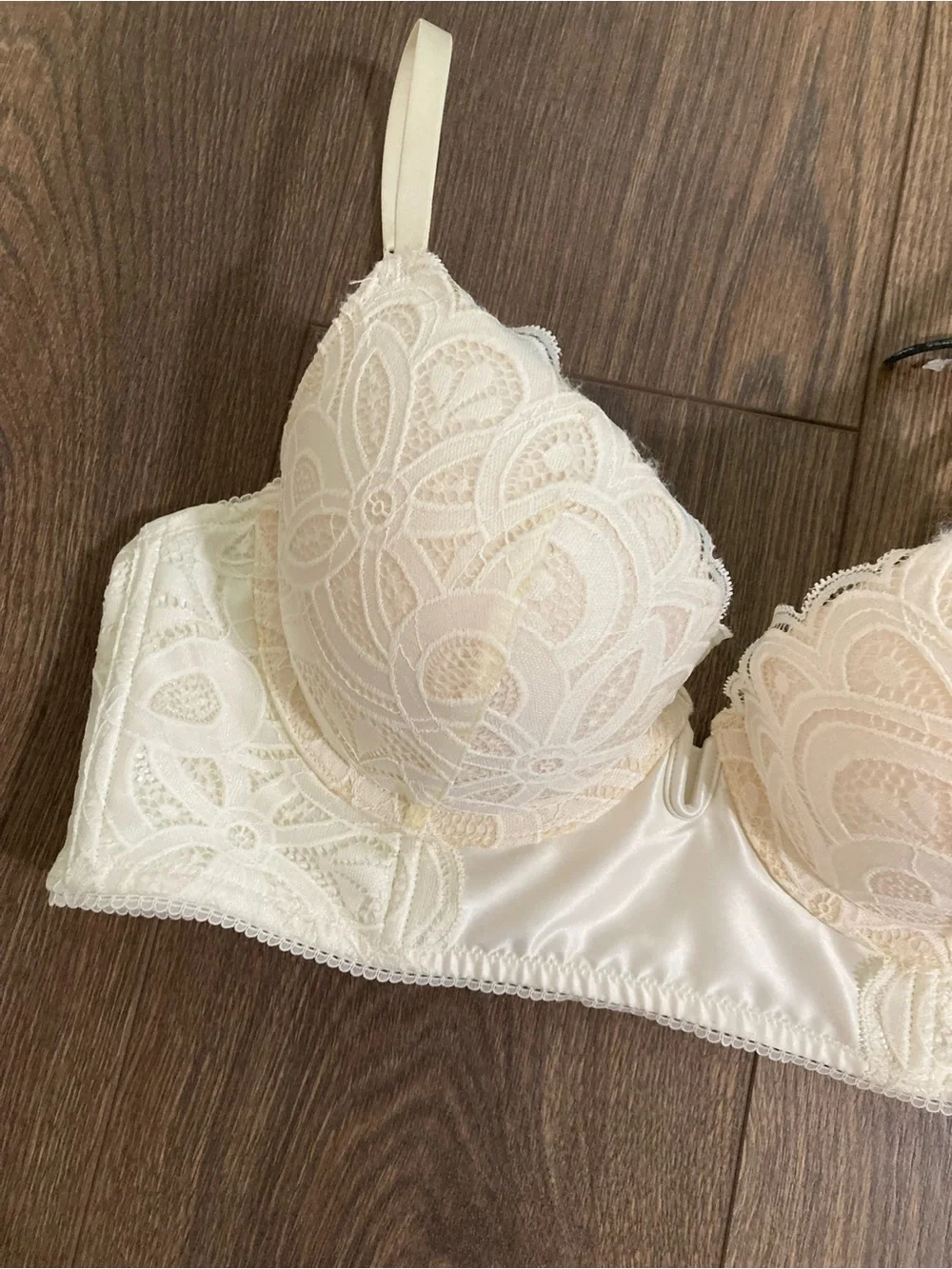 aerie elegant ivory